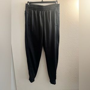 Men’s size Large Under Armour sweatpants